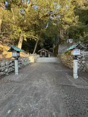 長島神社の{uncategorized: "未分類", other: "その他", undefined: "問題あり", building: "その他建物", grave: "お墓", sacred_gate: "鳥居", guardian: "狛犬", statue: "像", buddha: "仏像", history: "歴史", nature: "自然", garden: "庭園", animal: "動物", pagoda: "塔", temizu: "手水舎", mountain_gate: "山門・神門", sanctuary: "本殿・本堂", subordinate: "末社・摂社", art: "芸術", scenery: "景色", jizo: "地蔵", ema: "絵馬", goshuin: "御朱印", omikuji: "おみくじ", items: "授与品その他", amulet: "お守り", goshuincho: "御朱印帳", eats: "食事", festival: "お祭り", votive_dance: "神楽", shichigosan: "七五三参", wedding: "結婚式", experience: "体験その他", initially: "初詣", around: "周辺", anti_infection: "感染症対策"}