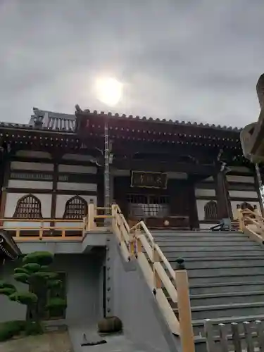 来迎寺の本殿・本堂