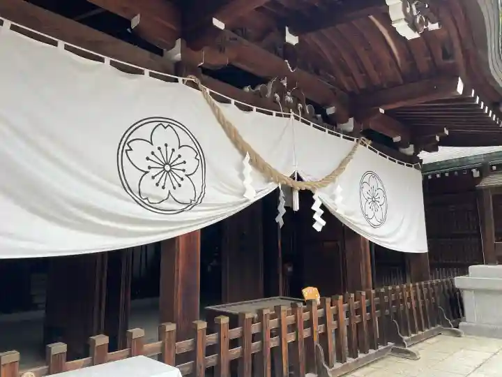 栃木縣護國神社の{uncategorized: "未分類", other: "その他", undefined: "問題あり", building: "その他建物", grave: "お墓", sacred_gate: "鳥居", guardian: "狛犬", statue: "像", buddha: "仏像", history: "歴史", nature: "自然", garden: "庭園", animal: "動物", pagoda: "塔", temizu: "手水舎", mountain_gate: "山門・神門", sanctuary: "本殿・本堂", subordinate: "末社・摂社", art: "芸術", scenery: "景色", jizo: "地蔵", ema: "絵馬", goshuin: "御朱印", omikuji: "おみくじ", items: "授与品その他", amulet: "お守り", goshuincho: "御朱印帳", eats: "食事", festival: "お祭り", votive_dance: "神楽", shichigosan: "七五三参", wedding: "結婚式", experience: "体験その他", initially: "初詣", around: "周辺", anti_infection: "感染症対策"}