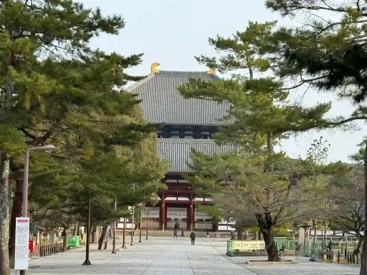 東大寺の{uncategorized: "未分類", other: "その他", undefined: "問題あり", building: "その他建物", grave: "お墓", sacred_gate: "鳥居", guardian: "狛犬", statue: "像", buddha: "仏像", history: "歴史", nature: "自然", garden: "庭園", animal: "動物", pagoda: "塔", temizu: "手水舎", mountain_gate: "山門・神門", sanctuary: "本殿・本堂", subordinate: "末社・摂社", art: "芸術", scenery: "景色", jizo: "地蔵", ema: "絵馬", goshuin: "御朱印", omikuji: "おみくじ", items: "授与品その他", amulet: "お守り", goshuincho: "御朱印帳", eats: "食事", festival: "お祭り", votive_dance: "神楽", shichigosan: "七五三参", wedding: "結婚式", experience: "体験その他", initially: "初詣", around: "周辺", anti_infection: "感染症対策"}