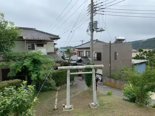 白山神社の鳥居