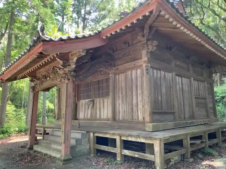 石間寺の本殿・本堂