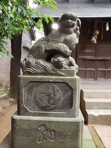 神明氷川神社の狛犬