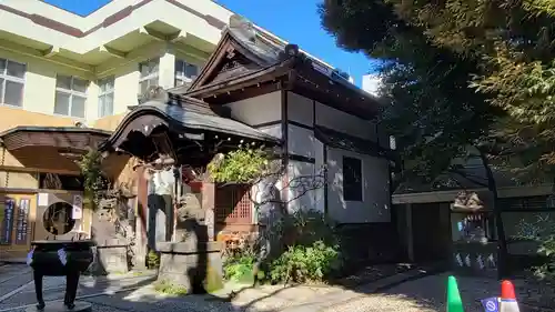 東神社の本殿・本堂