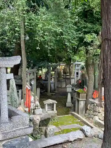 花山稲荷神社の末社・摂社