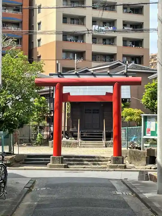 生麦神明社の{uncategorized: "未分類", other: "その他", undefined: "問題あり", building: "その他建物", grave: "お墓", sacred_gate: "鳥居", guardian: "狛犬", statue: "像", buddha: "仏像", history: "歴史", nature: "自然", garden: "庭園", animal: "動物", pagoda: "塔", temizu: "手水舎", mountain_gate: "山門・神門", sanctuary: "本殿・本堂", subordinate: "末社・摂社", art: "芸術", scenery: "景色", jizo: "地蔵", ema: "絵馬", goshuin: "御朱印", omikuji: "おみくじ", items: "授与品その他", amulet: "お守り", goshuincho: "御朱印帳", eats: "食事", festival: "お祭り", votive_dance: "神楽", shichigosan: "七五三参", wedding: "結婚式", experience: "体験その他", initially: "初詣", around: "周辺", anti_infection: "感染症対策"}