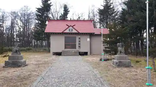 聚富神社の本殿