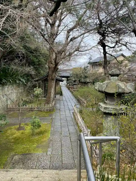 安國論寺(安国論寺)の{uncategorized: "未分類", other: "その他", undefined: "問題あり", building: "その他建物", grave: "お墓", sacred_gate: "鳥居", guardian: "狛犬", statue: "像", buddha: "仏像", history: "歴史", nature: "自然", garden: "庭園", animal: "動物", pagoda: "塔", temizu: "手水舎", mountain_gate: "山門・神門", sanctuary: "本殿・本堂", subordinate: "末社・摂社", art: "芸術", scenery: "景色", jizo: "地蔵", ema: "絵馬", goshuin: "御朱印", omikuji: "おみくじ", items: "授与品その他", amulet: "お守り", goshuincho: "御朱印帳", eats: "食事", festival: "お祭り", votive_dance: "神楽", shichigosan: "七五三参", wedding: "結婚式", experience: "体験その他", initially: "初詣", around: "周辺", anti_infection: "感染症対策"}