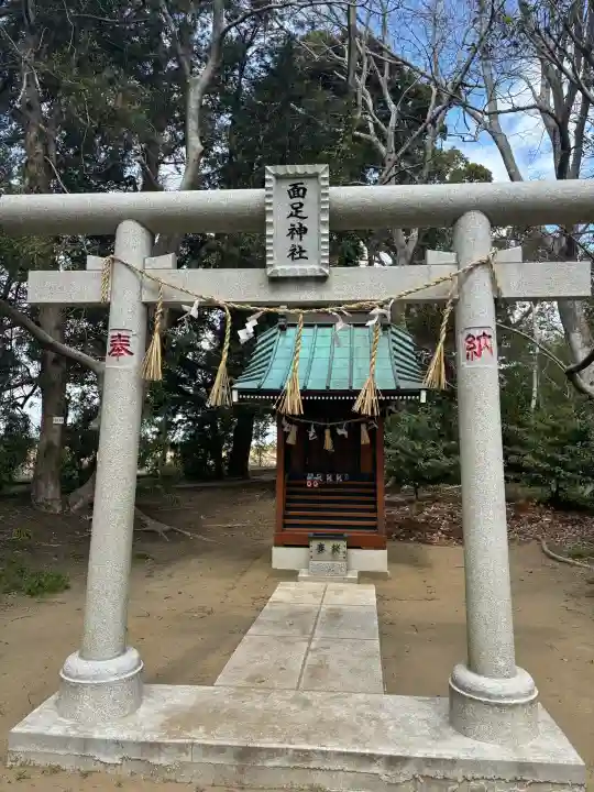 白子神社の{uncategorized: "未分類", other: "その他", undefined: "問題あり", building: "その他建物", grave: "お墓", sacred_gate: "鳥居", guardian: "狛犬", statue: "像", buddha: "仏像", history: "歴史", nature: "自然", garden: "庭園", animal: "動物", pagoda: "塔", temizu: "手水舎", mountain_gate: "山門・神門", sanctuary: "本殿・本堂", subordinate: "末社・摂社", art: "芸術", scenery: "景色", jizo: "地蔵", ema: "絵馬", goshuin: "御朱印", omikuji: "おみくじ", items: "授与品その他", amulet: "お守り", goshuincho: "御朱印帳", eats: "食事", festival: "お祭り", votive_dance: "神楽", shichigosan: "七五三参", wedding: "結婚式", experience: "体験その他", initially: "初詣", around: "周辺", anti_infection: "感染症対策"}
