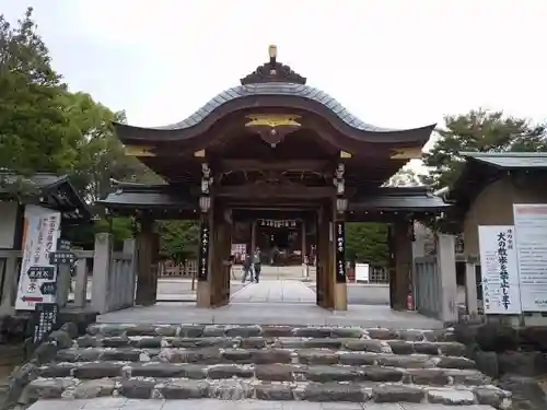 城山八幡宮の山門