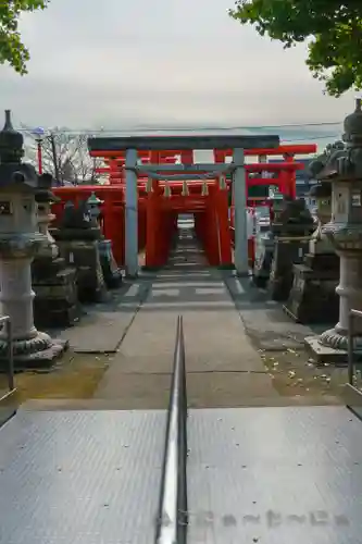 小泉稲荷神社の鳥居