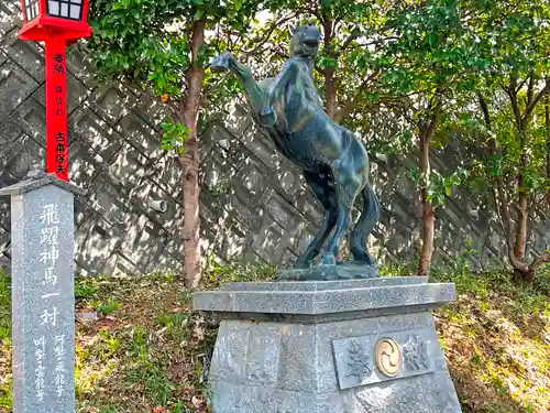 男山八幡宮の狛犬