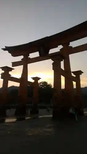 厳島神社の鳥居