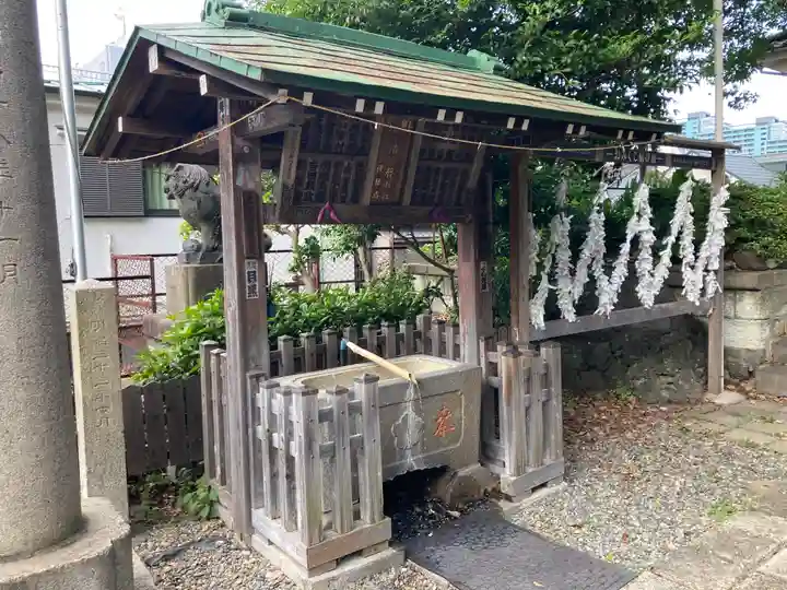 石川町諏訪神社の手水舎