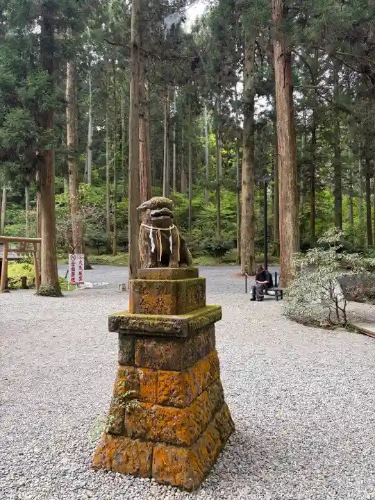 御岩神社の{uncategorized: "未分類", other: "その他", undefined: "問題あり", building: "その他建物", grave: "お墓", sacred_gate: "鳥居", guardian: "狛犬", statue: "像", buddha: "仏像", history: "歴史", nature: "自然", garden: "庭園", animal: "動物", pagoda: "塔", temizu: "手水舎", mountain_gate: "山門・神門", sanctuary: "本殿・本堂", subordinate: "末社・摂社", art: "芸術", scenery: "景色", jizo: "地蔵", ema: "絵馬", goshuin: "御朱印", omikuji: "おみくじ", items: "授与品その他", amulet: "お守り", goshuincho: "御朱印帳", eats: "食事", festival: "お祭り", votive_dance: "神楽", shichigosan: "七五三参", wedding: "結婚式", experience: "体験その他", initially: "初詣", around: "周辺", anti_infection: "感染症対策"}