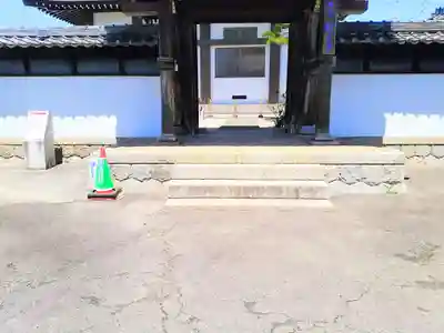 観音寺の山門・神門