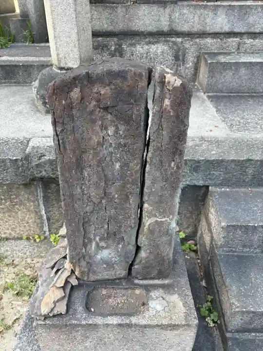 専念寺の{uncategorized: "未分類", other: "その他", undefined: "問題あり", building: "その他建物", grave: "お墓", sacred_gate: "鳥居", guardian: "狛犬", statue: "像", buddha: "仏像", history: "歴史", nature: "自然", garden: "庭園", animal: "動物", pagoda: "塔", temizu: "手水舎", mountain_gate: "山門・神門", sanctuary: "本殿・本堂", subordinate: "末社・摂社", art: "芸術", scenery: "景色", jizo: "地蔵", ema: "絵馬", goshuin: "御朱印", omikuji: "おみくじ", items: "授与品その他", amulet: "お守り", goshuincho: "御朱印帳", eats: "食事", festival: "お祭り", votive_dance: "神楽", shichigosan: "七五三参", wedding: "結婚式", experience: "体験その他", initially: "初詣", around: "周辺", anti_infection: "感染症対策"}