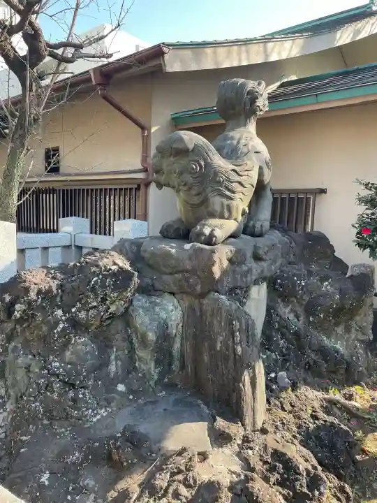 新宿下落合氷川神社の{uncategorized: "未分類", other: "その他", undefined: "問題あり", building: "その他建物", grave: "お墓", sacred_gate: "鳥居", guardian: "狛犬", statue: "像", buddha: "仏像", history: "歴史", nature: "自然", garden: "庭園", animal: "動物", pagoda: "塔", temizu: "手水舎", mountain_gate: "山門・神門", sanctuary: "本殿・本堂", subordinate: "末社・摂社", art: "芸術", scenery: "景色", jizo: "地蔵", ema: "絵馬", goshuin: "御朱印", omikuji: "おみくじ", items: "授与品その他", amulet: "お守り", goshuincho: "御朱印帳", eats: "食事", festival: "お祭り", votive_dance: "神楽", shichigosan: "七五三参", wedding: "結婚式", experience: "体験その他", initially: "初詣", around: "周辺", anti_infection: "感染症対策"}