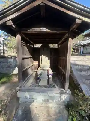 長福寺の{uncategorized: "未分類", other: "その他", undefined: "問題あり", building: "その他建物", grave: "お墓", sacred_gate: "鳥居", guardian: "狛犬", statue: "像", buddha: "仏像", history: "歴史", nature: "自然", garden: "庭園", animal: "動物", pagoda: "塔", temizu: "手水舎", mountain_gate: "山門・神門", sanctuary: "本殿・本堂", subordinate: "末社・摂社", art: "芸術", scenery: "景色", jizo: "地蔵", ema: "絵馬", goshuin: "御朱印", omikuji: "おみくじ", items: "授与品その他", amulet: "お守り", goshuincho: "御朱印帳", eats: "食事", festival: "お祭り", votive_dance: "神楽", shichigosan: "七五三参", wedding: "結婚式", experience: "体験その他", initially: "初詣", around: "周辺", anti_infection: "感染症対策"}