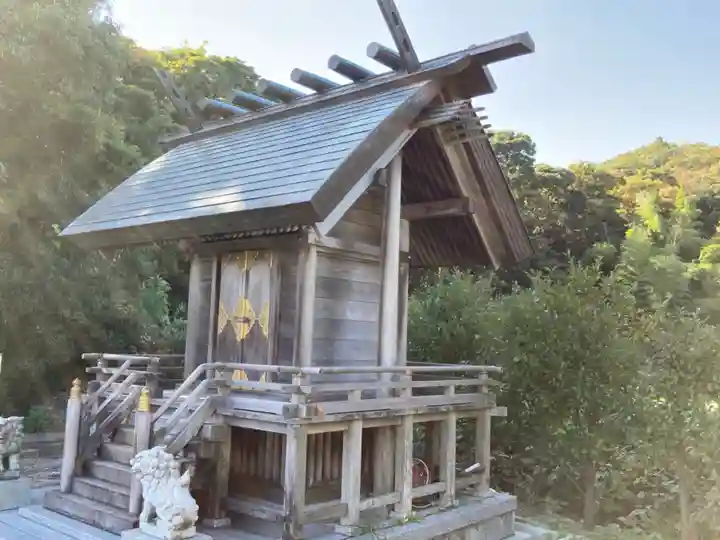 岡本神社の本殿・本堂