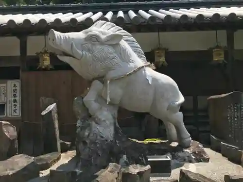 馬見岡綿向神社の狛犬