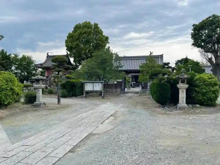 西蓮寺の{uncategorized: "未分類", other: "その他", undefined: "問題あり", building: "その他建物", grave: "お墓", sacred_gate: "鳥居", guardian: "狛犬", statue: "像", buddha: "仏像", history: "歴史", nature: "自然", garden: "庭園", animal: "動物", pagoda: "塔", temizu: "手水舎", mountain_gate: "山門・神門", sanctuary: "本殿・本堂", subordinate: "末社・摂社", art: "芸術", scenery: "景色", jizo: "地蔵", ema: "絵馬", goshuin: "御朱印", omikuji: "おみくじ", items: "授与品その他", amulet: "お守り", goshuincho: "御朱印帳", eats: "食事", festival: "お祭り", votive_dance: "神楽", shichigosan: "七五三参", wedding: "結婚式", experience: "体験その他", initially: "初詣", around: "周辺", anti_infection: "感染症対策"}