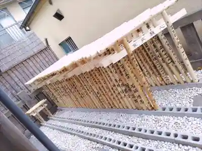 被官稲荷神社の鳥居