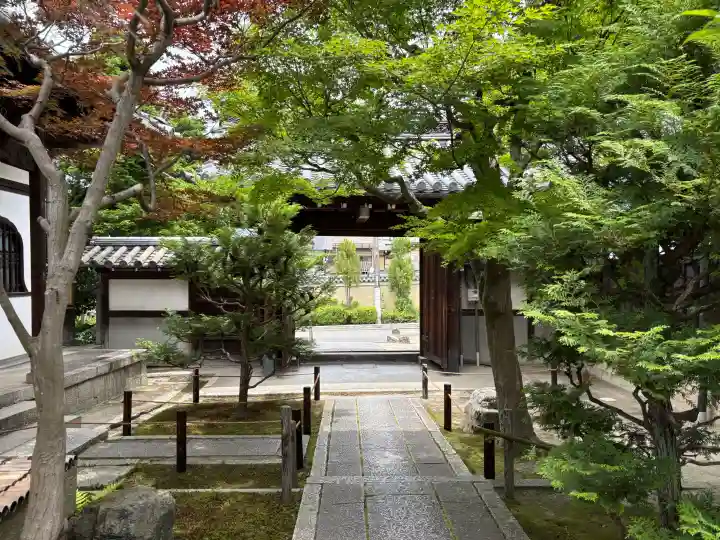 退耕庵の{uncategorized: "未分類", other: "その他", undefined: "問題あり", building: "その他建物", grave: "お墓", sacred_gate: "鳥居", guardian: "狛犬", statue: "像", buddha: "仏像", history: "歴史", nature: "自然", garden: "庭園", animal: "動物", pagoda: "塔", temizu: "手水舎", mountain_gate: "山門・神門", sanctuary: "本殿・本堂", subordinate: "末社・摂社", art: "芸術", scenery: "景色", jizo: "地蔵", ema: "絵馬", goshuin: "御朱印", omikuji: "おみくじ", items: "授与品その他", amulet: "お守り", goshuincho: "御朱印帳", eats: "食事", festival: "お祭り", votive_dance: "神楽", shichigosan: "七五三参", wedding: "結婚式", experience: "体験その他", initially: "初詣", around: "周辺", anti_infection: "感染症対策"}