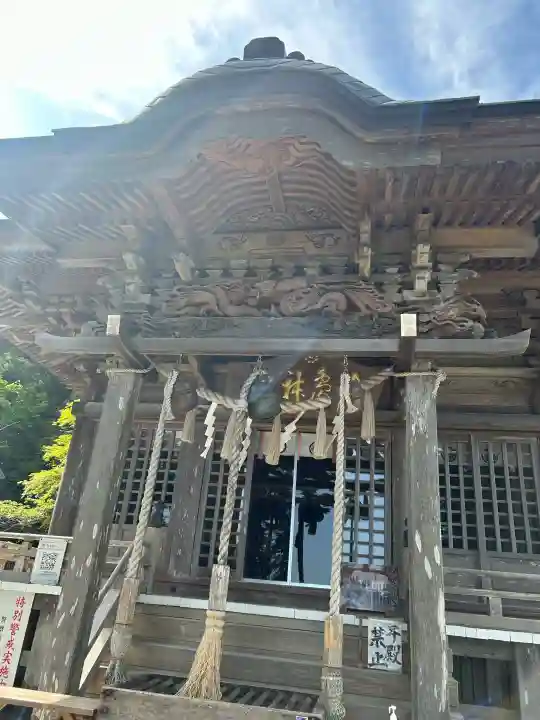 大島神社の{uncategorized: "未分類", other: "その他", undefined: "問題あり", building: "その他建物", grave: "お墓", sacred_gate: "鳥居", guardian: "狛犬", statue: "像", buddha: "仏像", history: "歴史", nature: "自然", garden: "庭園", animal: "動物", pagoda: "塔", temizu: "手水舎", mountain_gate: "山門・神門", sanctuary: "本殿・本堂", subordinate: "末社・摂社", art: "芸術", scenery: "景色", jizo: "地蔵", ema: "絵馬", goshuin: "御朱印", omikuji: "おみくじ", items: "授与品その他", amulet: "お守り", goshuincho: "御朱印帳", eats: "食事", festival: "お祭り", votive_dance: "神楽", shichigosan: "七五三参", wedding: "結婚式", experience: "体験その他", initially: "初詣", around: "周辺", anti_infection: "感染症対策"}