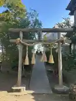 諏訪神社の{uncategorized: "未分類", other: "その他", undefined: "問題あり", building: "その他建物", grave: "お墓", sacred_gate: "鳥居", guardian: "狛犬", statue: "像", buddha: "仏像", history: "歴史", nature: "自然", garden: "庭園", animal: "動物", pagoda: "塔", temizu: "手水舎", mountain_gate: "山門・神門", sanctuary: "本殿・本堂", subordinate: "末社・摂社", art: "芸術", scenery: "景色", jizo: "地蔵", ema: "絵馬", goshuin: "御朱印", omikuji: "おみくじ", items: "授与品その他", amulet: "お守り", goshuincho: "御朱印帳", eats: "食事", festival: "お祭り", votive_dance: "神楽", shichigosan: "七五三参", wedding: "結婚式", experience: "体験その他", initially: "初詣", around: "周辺", anti_infection: "感染症対策"}