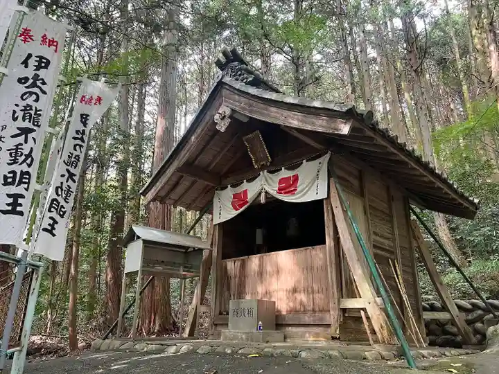 伊吹の瀧不動明王(岐阜県)