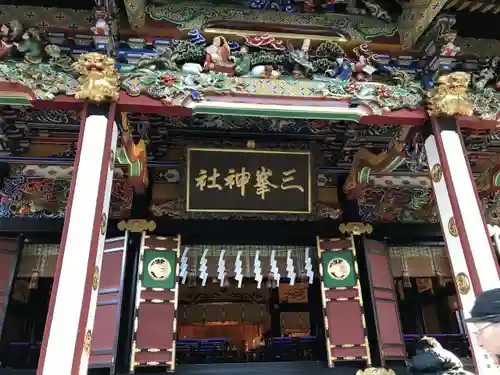 三峯神社の本殿