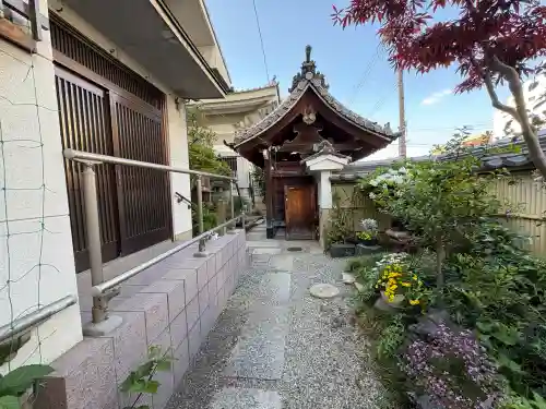 西光院の{uncategorized: "未分類", other: "その他", undefined: "問題あり", building: "その他建物", grave: "お墓", sacred_gate: "鳥居", guardian: "狛犬", statue: "像", buddha: "仏像", history: "歴史", nature: "自然", garden: "庭園", animal: "動物", pagoda: "塔", temizu: "手水舎", mountain_gate: "山門・神門", sanctuary: "本殿・本堂", subordinate: "末社・摂社", art: "芸術", scenery: "景色", jizo: "地蔵", ema: "絵馬", goshuin: "御朱印", omikuji: "おみくじ", items: "授与品その他", amulet: "お守り", goshuincho: "御朱印帳", eats: "食事", festival: "お祭り", votive_dance: "神楽", shichigosan: "七五三参", wedding: "結婚式", experience: "体験その他", initially: "初詣", around: "周辺", anti_infection: "感染症対策"}