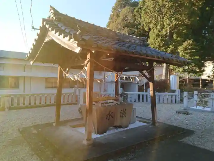 白山神社の手水舎