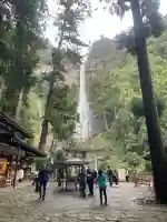 飛瀧神社(熊野那智大社別宮)の{uncategorized: "未分類", other: "その他", undefined: "問題あり", building: "その他建物", grave: "お墓", sacred_gate: "鳥居", guardian: "狛犬", statue: "像", buddha: "仏像", history: "歴史", nature: "自然", garden: "庭園", animal: "動物", pagoda: "塔", temizu: "手水舎", mountain_gate: "山門・神門", sanctuary: "本殿・本堂", subordinate: "末社・摂社", art: "芸術", scenery: "景色", jizo: "地蔵", ema: "絵馬", goshuin: "御朱印", omikuji: "おみくじ", items: "授与品その他", amulet: "お守り", goshuincho: "御朱印帳", eats: "食事", festival: "お祭り", votive_dance: "神楽", shichigosan: "七五三参", wedding: "結婚式", experience: "体験その他", initially: "初詣", around: "周辺", anti_infection: "感染症対策"}