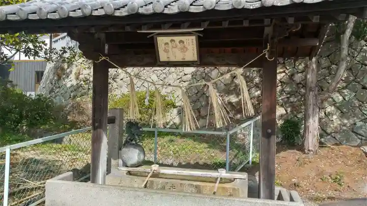 鶴崎神社の手水舎