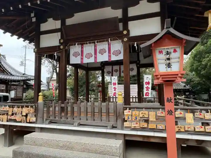 伊砂砂神社の{uncategorized: "未分類", other: "その他", undefined: "問題あり", building: "その他建物", grave: "お墓", sacred_gate: "鳥居", guardian: "狛犬", statue: "像", buddha: "仏像", history: "歴史", nature: "自然", garden: "庭園", animal: "動物", pagoda: "塔", temizu: "手水舎", mountain_gate: "山門・神門", sanctuary: "本殿・本堂", subordinate: "末社・摂社", art: "芸術", scenery: "景色", jizo: "地蔵", ema: "絵馬", goshuin: "御朱印", omikuji: "おみくじ", items: "授与品その他", amulet: "お守り", goshuincho: "御朱印帳", eats: "食事", festival: "お祭り", votive_dance: "神楽", shichigosan: "七五三参", wedding: "結婚式", experience: "体験その他", initially: "初詣", around: "周辺", anti_infection: "感染症対策"}