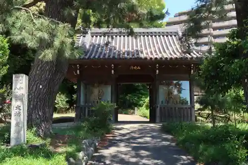 弥勒寺の山門