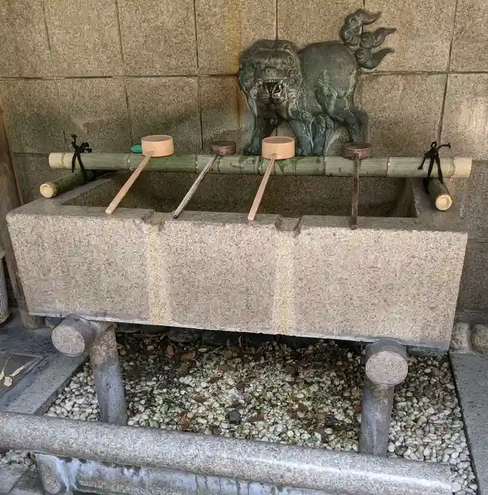 難波八阪神社の手水舎