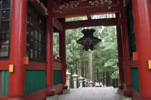 三峯神社の山門