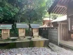 県神社の末社