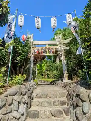 横浜御嶽神社の鳥居