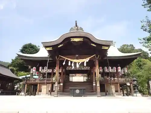 石清尾八幡宮の本殿