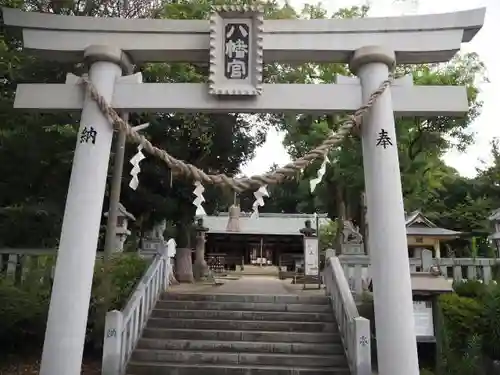 上地八幡宮の鳥居