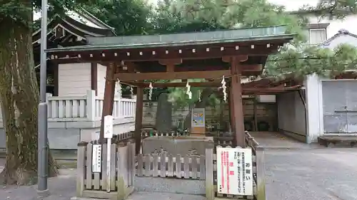 鎧神社の手水舎