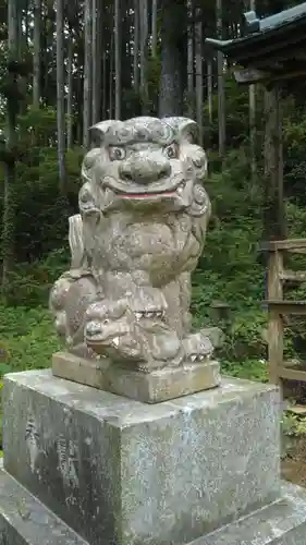 十殿神社の狛犬