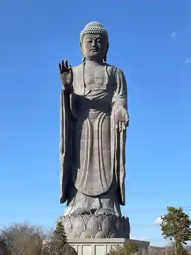 東本願寺本廟 牛久浄苑（牛久大仏）の仏像