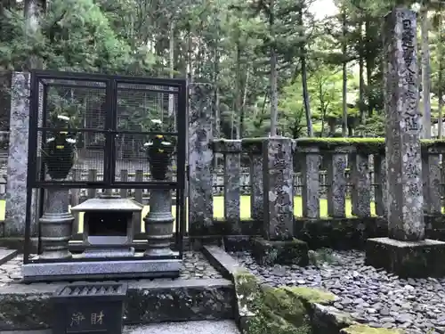 久遠寺の周辺