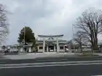 諏訪神社の{uncategorized: "未分類", other: "その他", undefined: "問題あり", building: "その他建物", grave: "お墓", sacred_gate: "鳥居", guardian: "狛犬", statue: "像", buddha: "仏像", history: "歴史", nature: "自然", garden: "庭園", animal: "動物", pagoda: "塔", temizu: "手水舎", mountain_gate: "山門・神門", sanctuary: "本殿・本堂", subordinate: "末社・摂社", art: "芸術", scenery: "景色", jizo: "地蔵", ema: "絵馬", goshuin: "御朱印", omikuji: "おみくじ", items: "授与品その他", amulet: "お守り", goshuincho: "御朱印帳", eats: "食事", festival: "お祭り", votive_dance: "神楽", shichigosan: "七五三参", wedding: "結婚式", experience: "体験その他", initially: "初詣", around: "周辺", anti_infection: "感染症対策"}