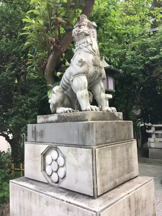 鳥越神社の狛犬